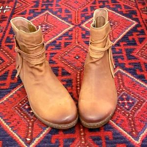 NEW Dansko size 37 brown ankle boots